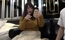 ぽっちゃりJカップ美女が白いブラの上からおっぱ??...