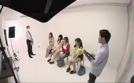 Fカップのアイドル美女の水着生着替えをコッソリ??...