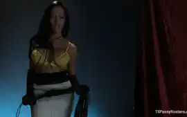 Mia Isabella As You Have Never Seen Her Before Fucking A Hot Girl - Kink