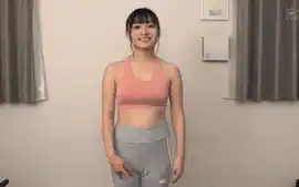 キュートな童顔美女がゆっくりおっぱい舐められながら陰毛たっぷりオマンコを濡らす...