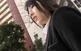 巨乳女子大生がパンスト破られバイブ責めと手マンで腰モゾモゾ感じまくり...