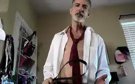 Kiss the Boss' Ass - Richard Lennox