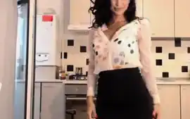 Indian babe plays and squirts on cam