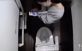 beautiful in toilet2