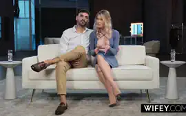 Tiny Hotwife Sammm Next Door Holds Hubbys Hand While She Devours Mons...