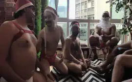 No Amigo Secreto De Natal Rolou Muita Sacanagem, Video Quente Dividid...