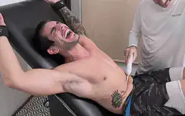 Vinni Tickled - Vinni