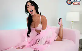 GROOBYGIRLS - Horny Avery Lust and Her Fucking Machine