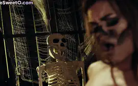 Horny Babe bounces on cock for halloween