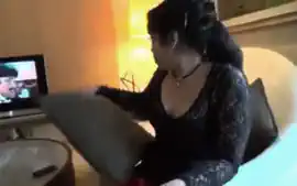 Hot Aunty In Hotel with Boyfriend