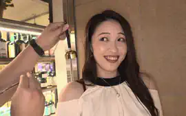 仕事バリバリの爆乳&爆尻OLがセックスレスで溜まり...
